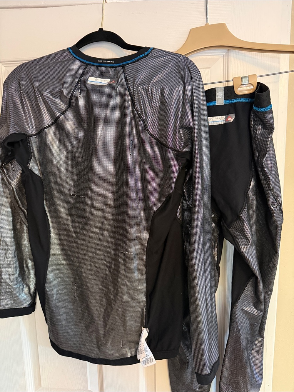 Columbia Men's Base Layer Set - Silver Gray with Black and Blue Trim